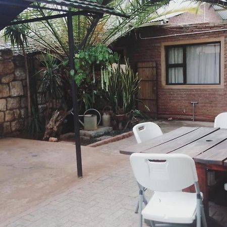 Villa Africa Guesthouse Tsumeb Bagian luar foto